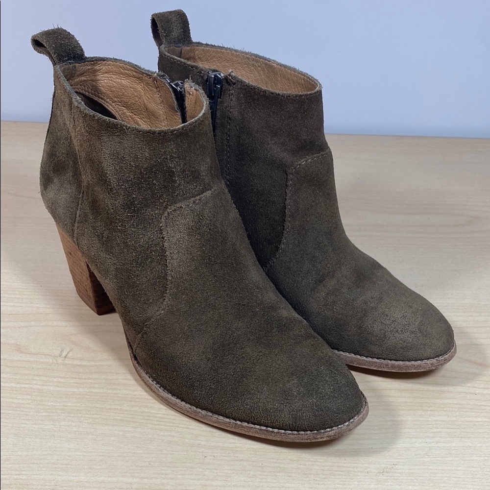 Madewell Dark Taupe Suede Ankle Boots with Stacked Heel and Side Zipper